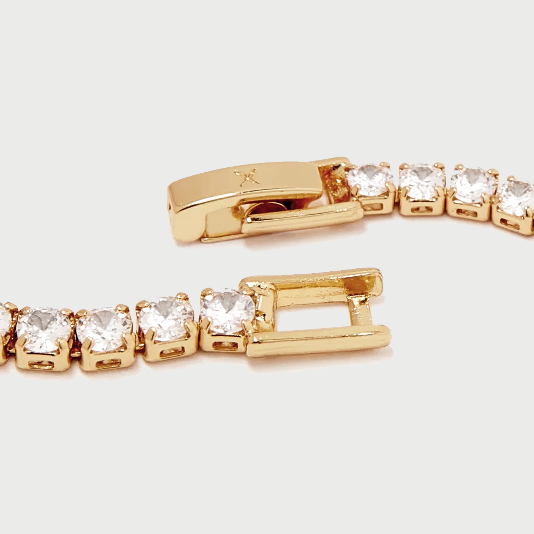 Tennis Bracelet in Gold